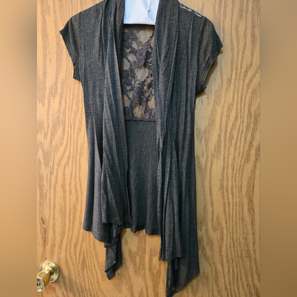 Very pretty dark gray, cap sleeve cardigan/kimono, longer in front. Size small - Picture 1 of 5